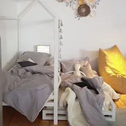 Выдвижное дополнительное спальное место для кровати белая