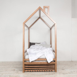 кровать домик из массива doodywoody