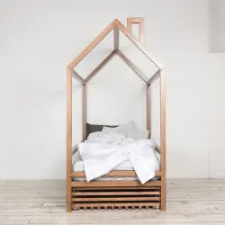 кровать домик из массива doodywoody